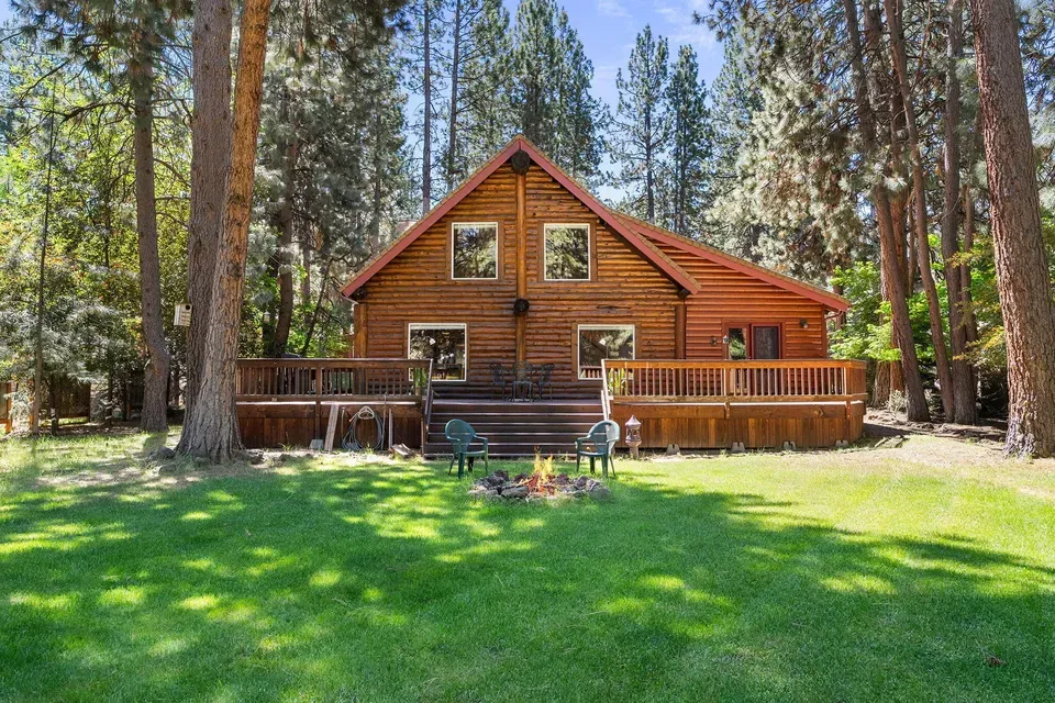 3 Bed 2 Bath Traditional Suburban Family Home in Bend, OR - 2
