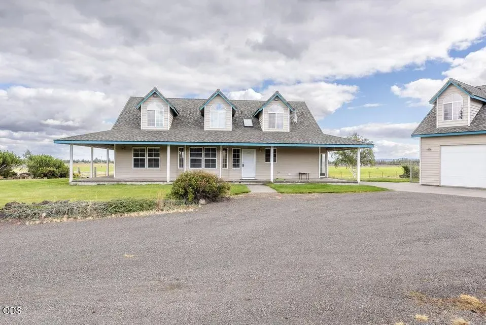 3 Bed 2 Bath Traditional Suburban Family Home in Bend, OR - 4