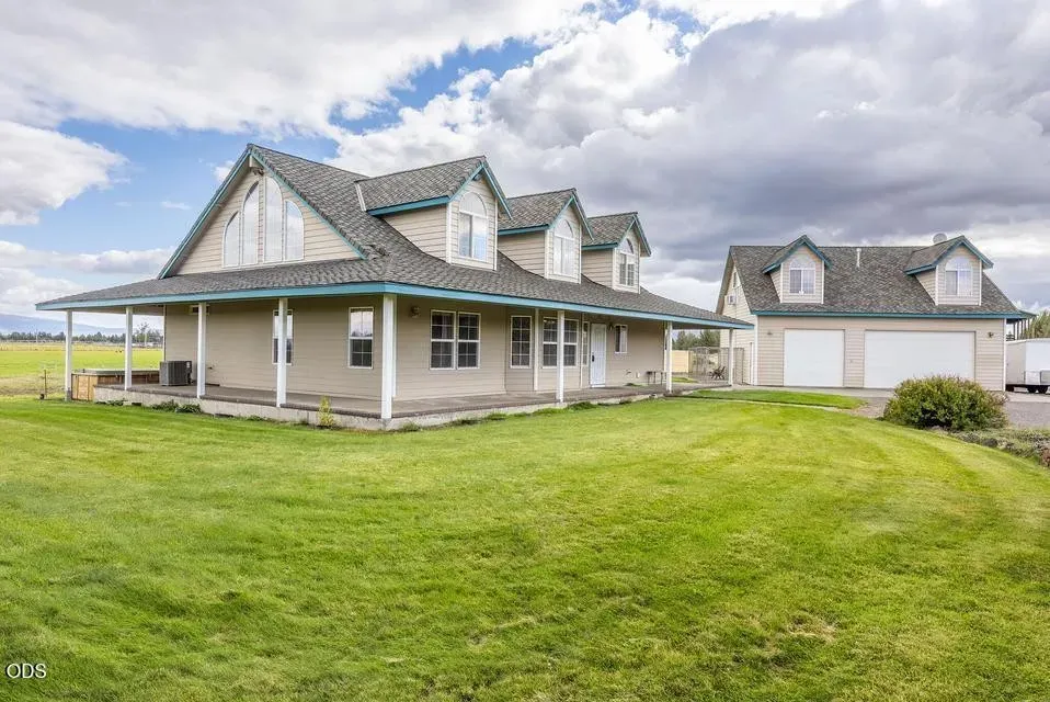3 Bed 2 Bath Traditional Suburban Family Home in Bend, OR - 5
