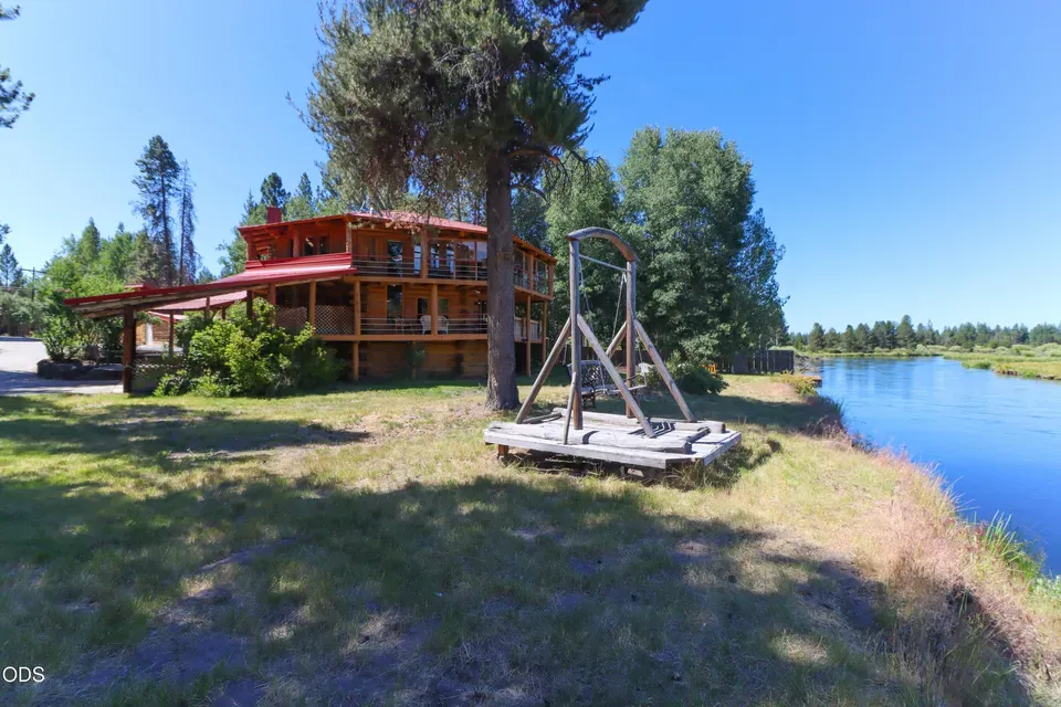 3 Bed 2 Bath Traditional Suburban Family Home in Bend, OR - 2