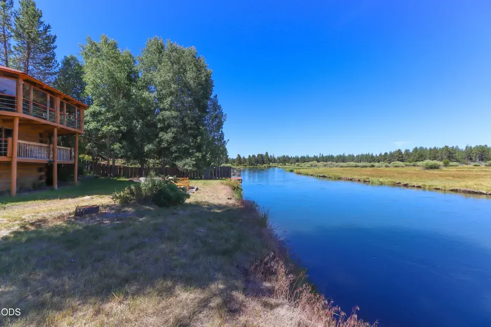 3 Bed 2 Bath Traditional Suburban Family Home in Bend, OR - 3
