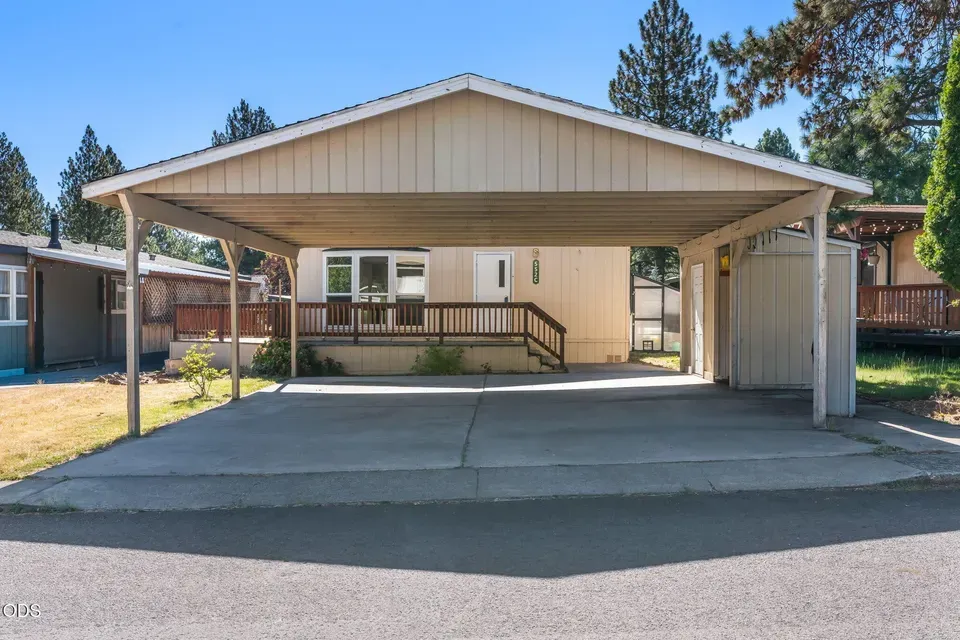 3 Bed 2 Bath Traditional Suburban Family Home in Bend, OR