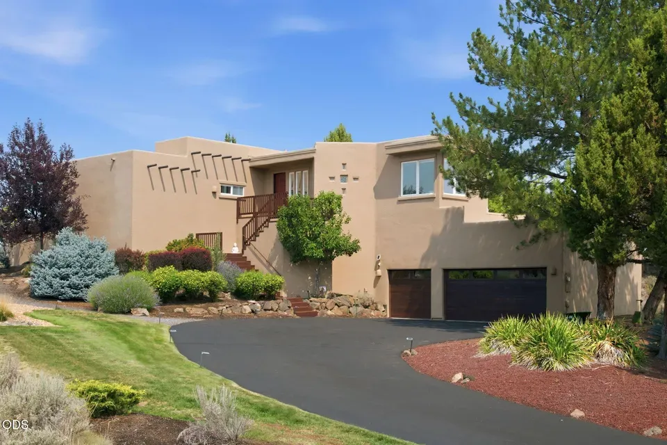 3 Bed 2 Bath Traditional Suburban Family Home in Bend, OR