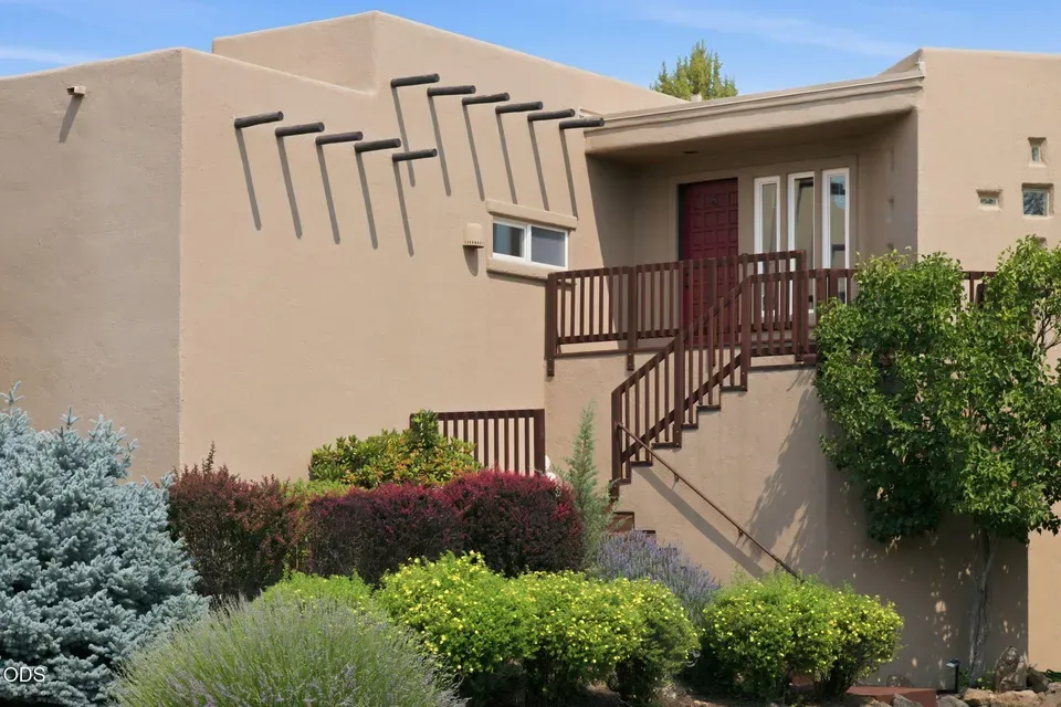 3 Bed 2 Bath Traditional Suburban Family Home in Bend, OR - 2