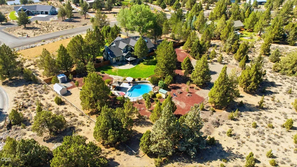 3 Bed 2 Bath Traditional Suburban Family Home in Bend, OR