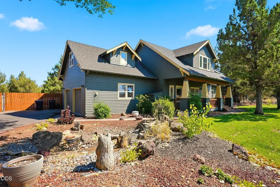 3 Bed 2 Bath Traditional Suburban Family Home in Bend, OR - 4