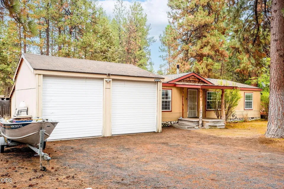3 Bed 2 Bath Traditional Suburban Family Home in Bend, OR - 1