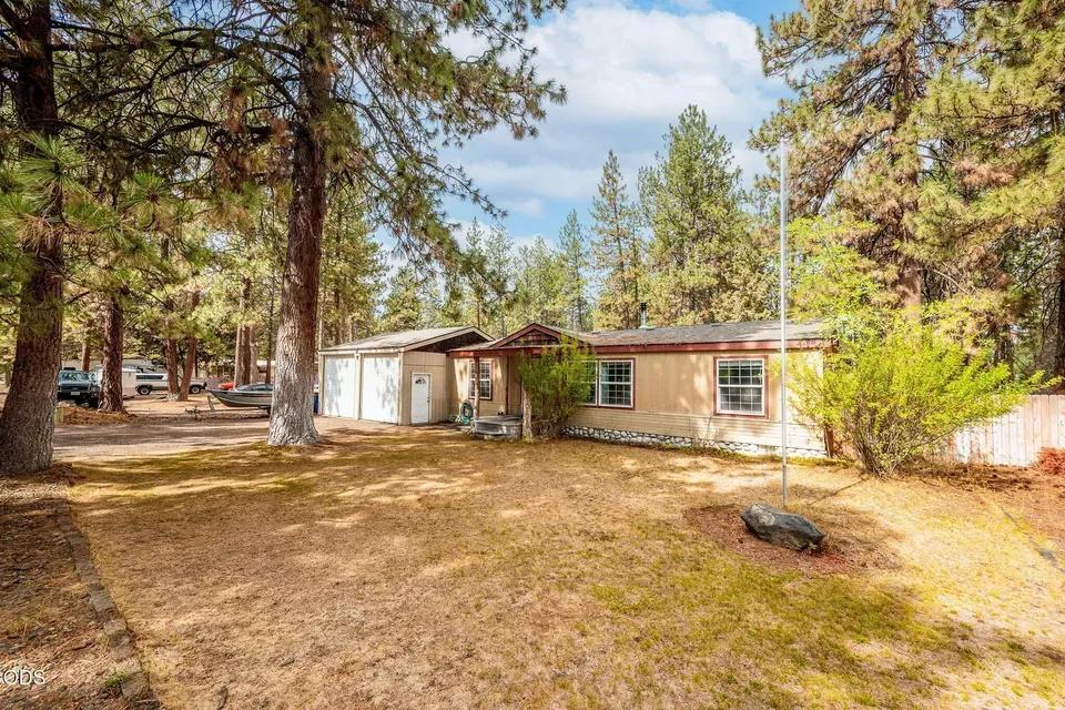 3 Bed 2 Bath Traditional Suburban Family Home in Bend, OR - 3