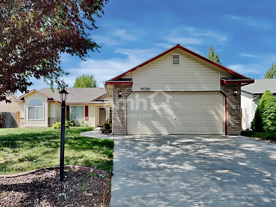 3 Bed 2 Bath Traditional Suburban Family Home in Boise, ID - 1