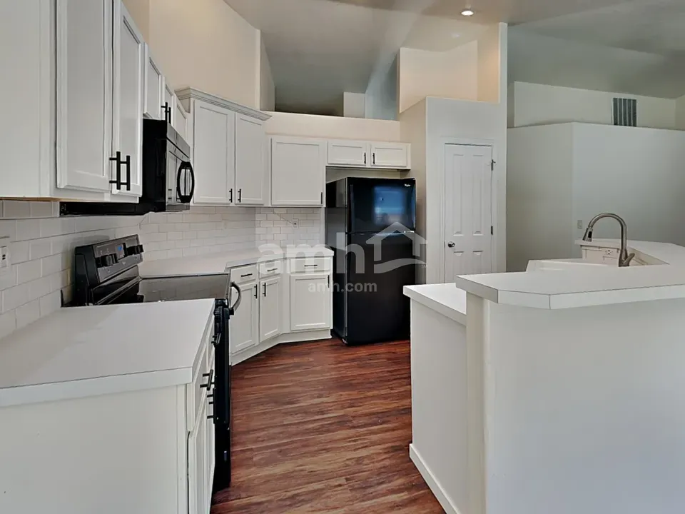 3 Bed 2 Bath Traditional Suburban Family Home in Boise, ID - 3