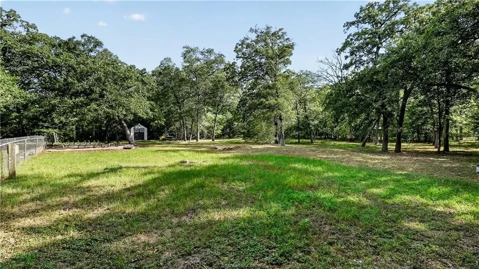 3 Bed 2 Bath Traditional Suburban Family Home in College Station, TX - 2