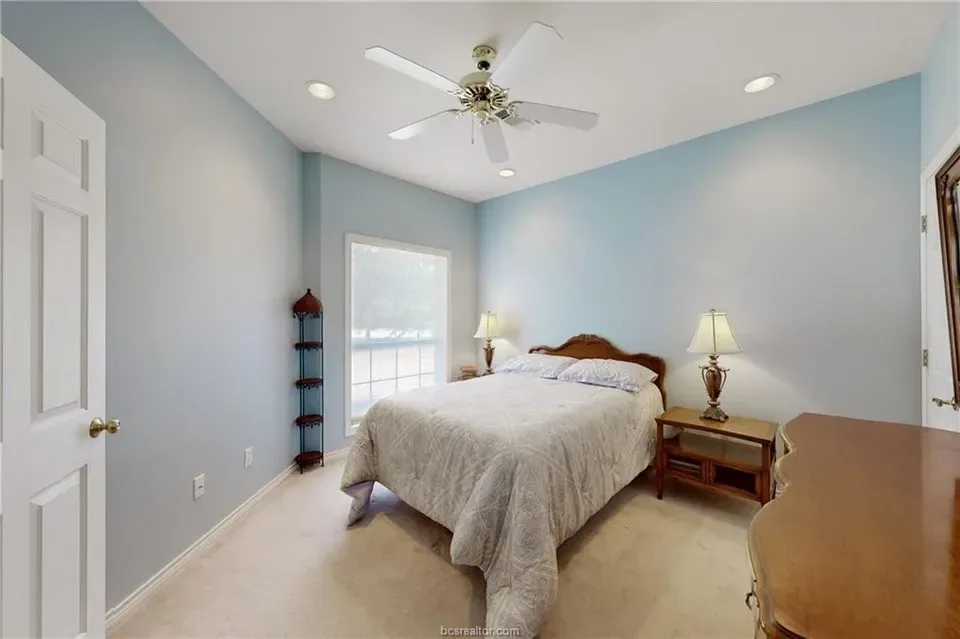 3 Bed 2 Bath Traditional Suburban Family Home in College Station, TX - 4