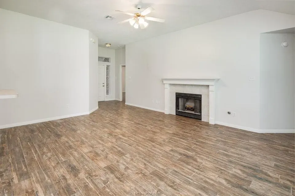 3 Bed 2 Bath Traditional Suburban Family Home in College Station, TX - 5