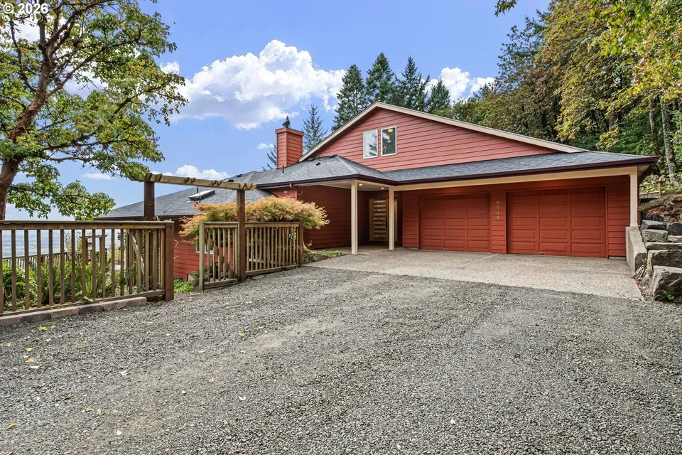 3 Bed 2 Bath Traditional Suburban Family Home in Corvallis, OR