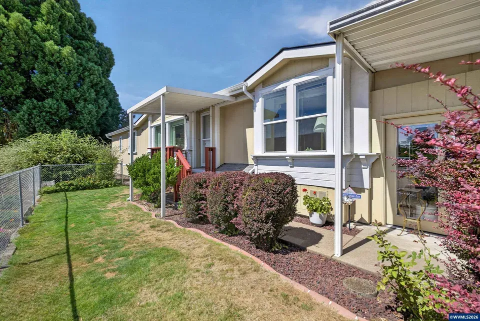 3 Bed 2 Bath Traditional Suburban Family Home in Corvallis, OR - 1