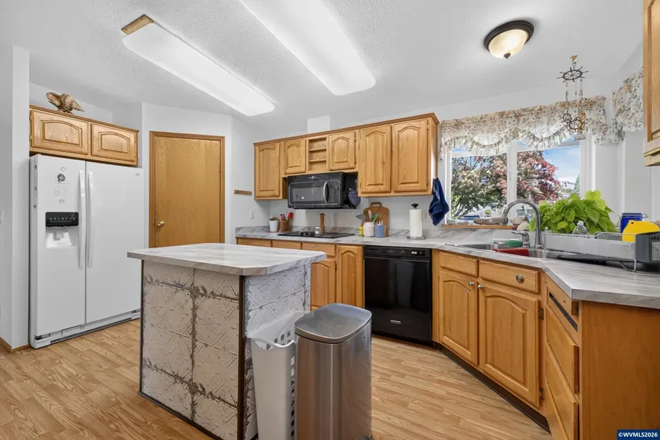 3 Bed 2 Bath Traditional Suburban Family Home in Corvallis, OR - 3