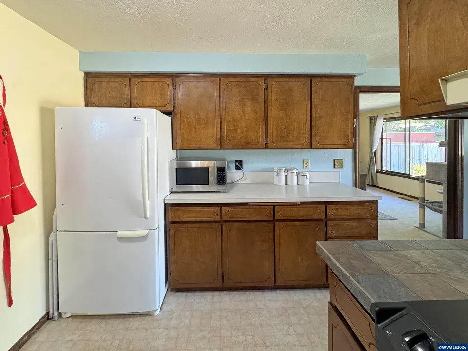 3 Bed 2 Bath Traditional Suburban Family Home in Corvallis, OR - 3