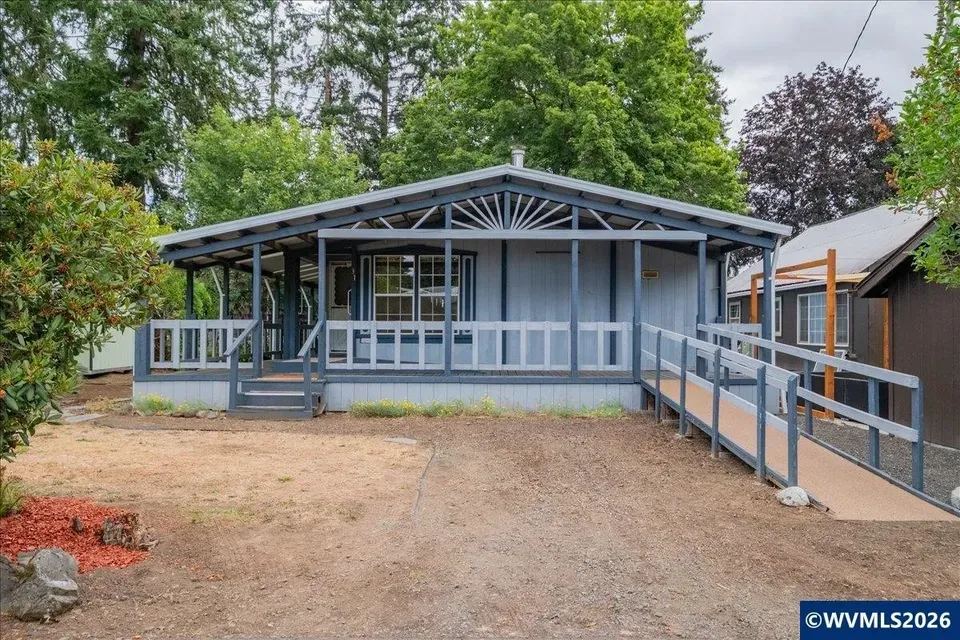 3 Bed 2 Bath Traditional Suburban Family Home in Corvallis, OR - 1