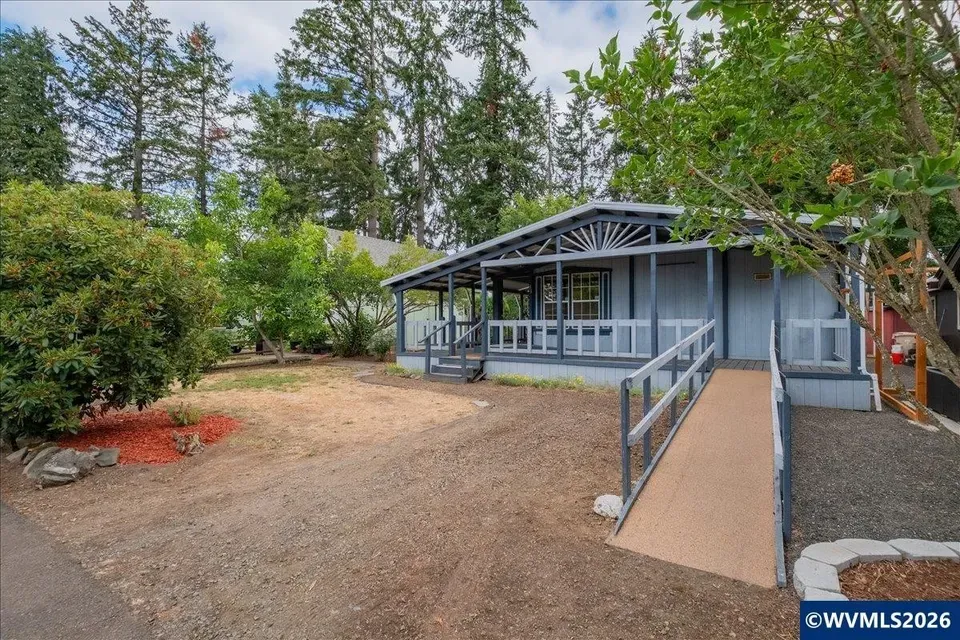 3 Bed 2 Bath Traditional Suburban Family Home in Corvallis, OR - 2