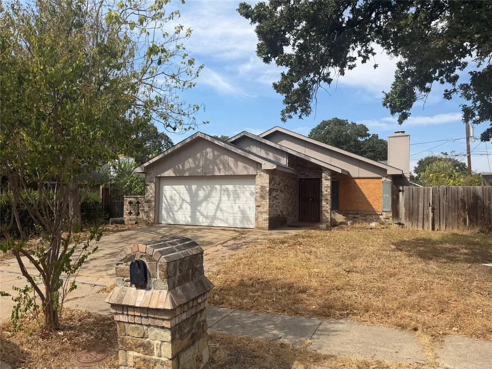 3 Bed 2 Bath Traditional Suburban Family Home in Dallas, TX - Hero