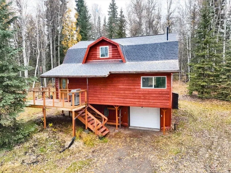 3 Bed 2 Bath Traditional Suburban Family Home in Fairbanks, AK