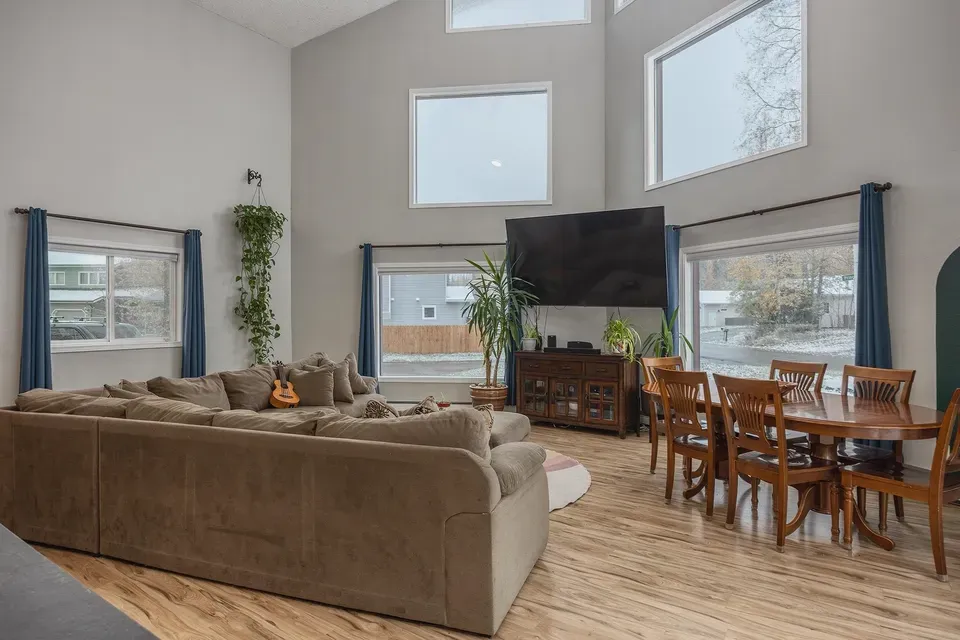 3 Bed 2 Bath Traditional Suburban Family Home in Fairbanks, AK - 4