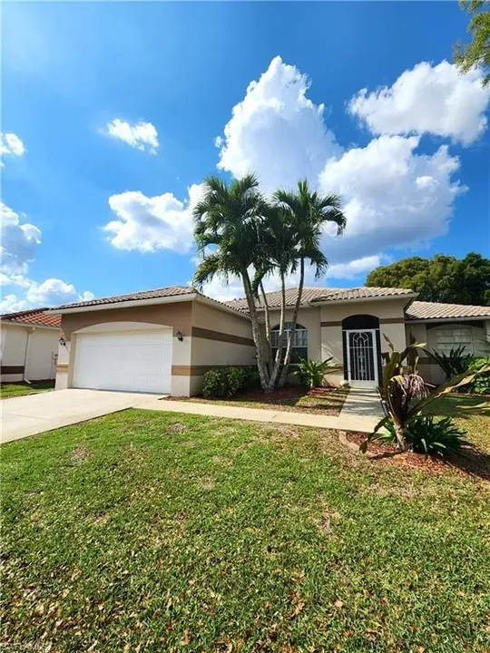 3 Bed 2 Bath Traditional Suburban Family Home in Fort Myers, FL