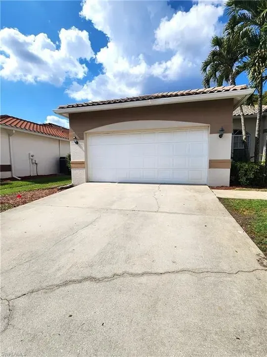 3 Bed 2 Bath Traditional Suburban Family Home in Fort Myers, FL - 2