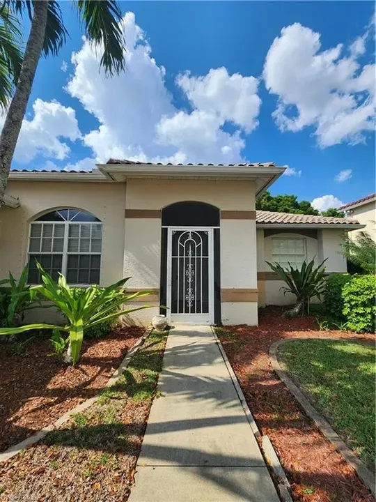 3 Bed 2 Bath Traditional Suburban Family Home in Fort Myers, FL - 3