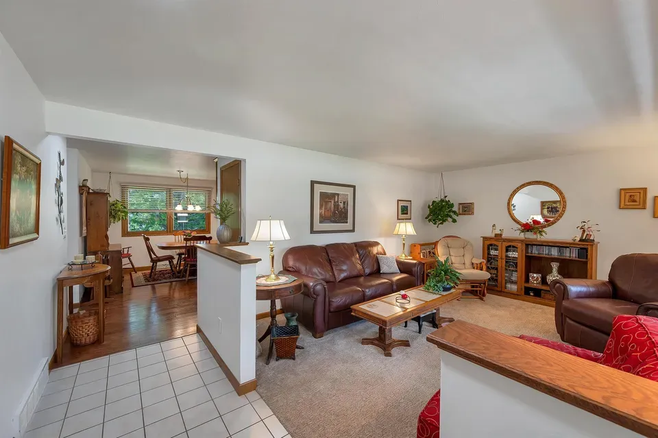 3 Bed 2 Bath Traditional Suburban Family Home in Green Bay, WI - 3