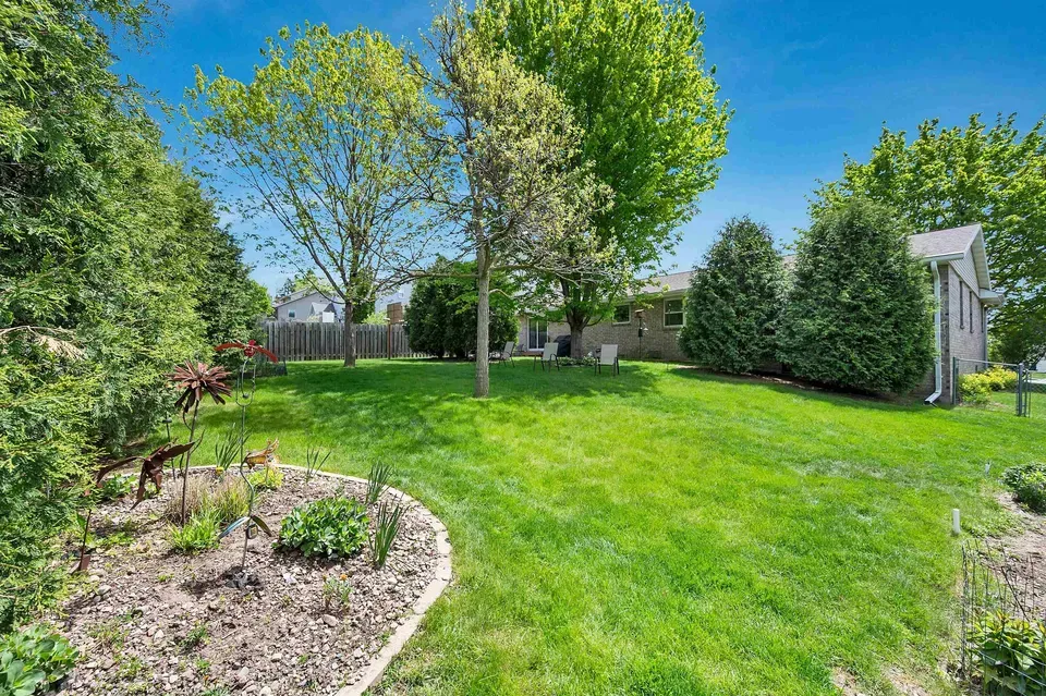 3 Bed 2 Bath Traditional Suburban Family Home in Green Bay, WI - 4