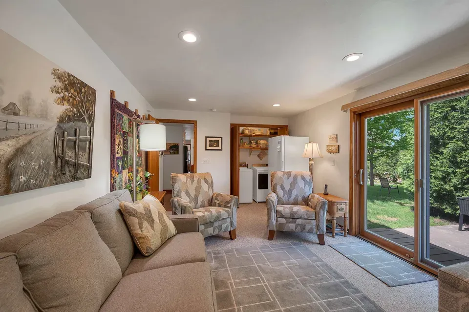 3 Bed 2 Bath Traditional Suburban Family Home in Green Bay, WI - 5