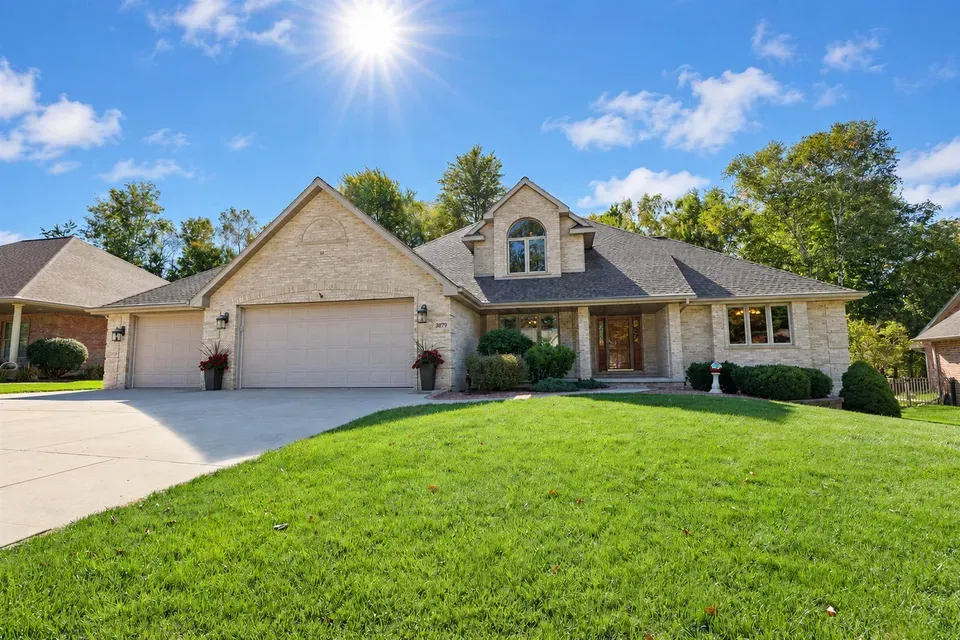 3 Bed 2 Bath Traditional Suburban Family Home in Green Bay, WI - 1