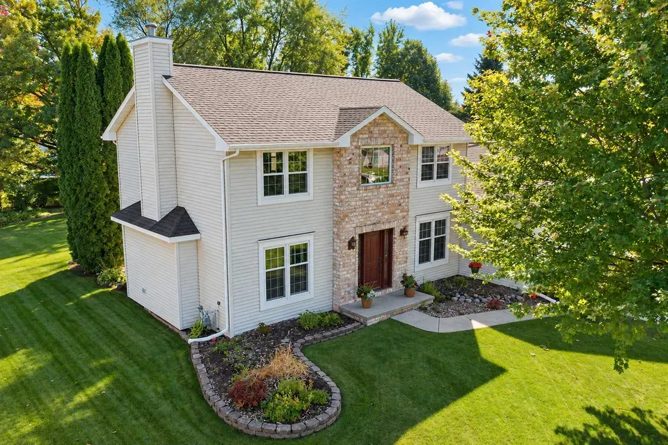 3 Bed 2 Bath Traditional Suburban Family Home in Green Bay, WI - 2