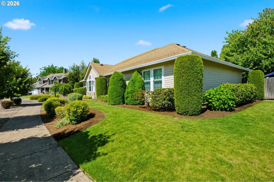3 Bed 2 Bath Traditional Suburban Family Home in Hillsboro, OR - 2