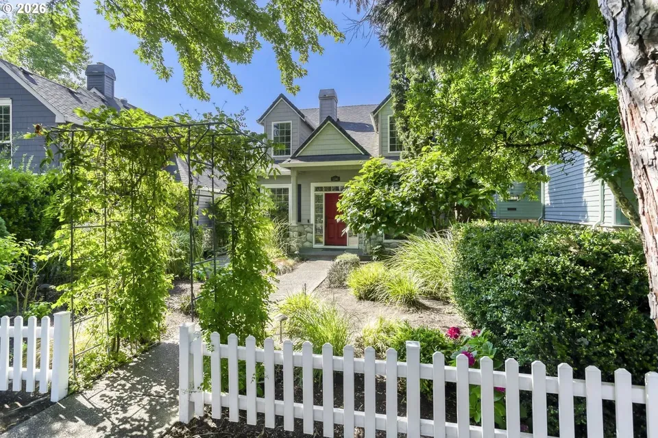 3 Bed 2 Bath Traditional Suburban Family Home in Hillsboro, OR - 5