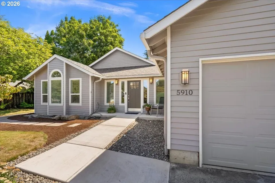 3 Bed 2 Bath Traditional Suburban Family Home in Hillsboro, OR - 3
