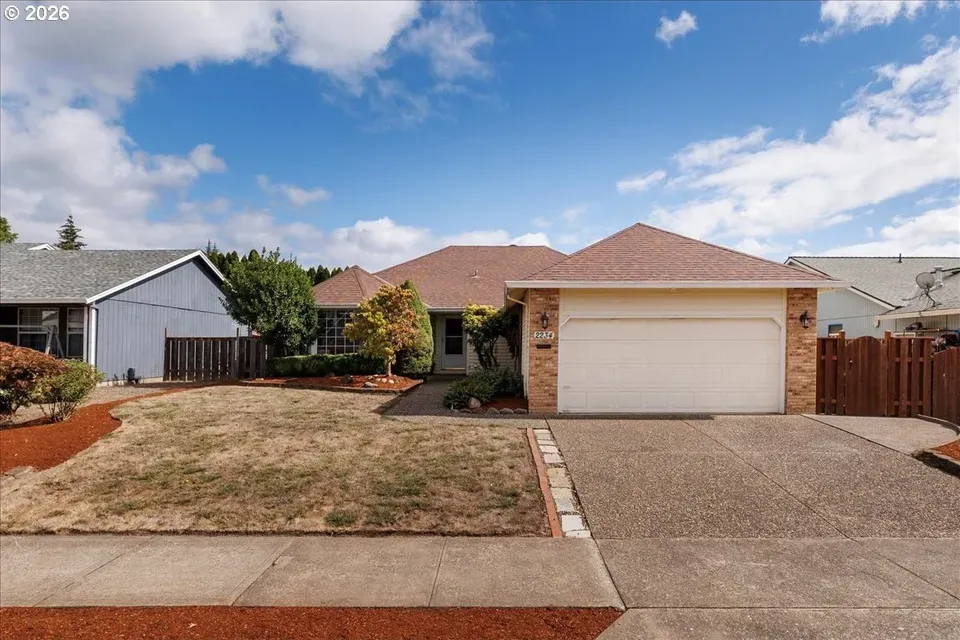 3 Bed 2 Bath Traditional Suburban Family Home in Hillsboro, OR