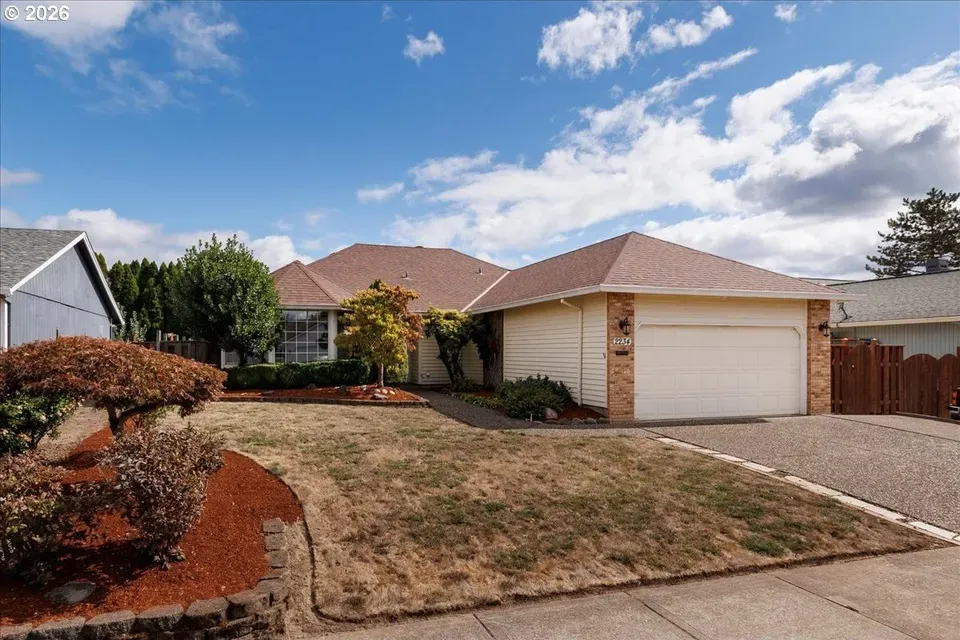 3 Bed 2 Bath Traditional Suburban Family Home in Hillsboro, OR - 2