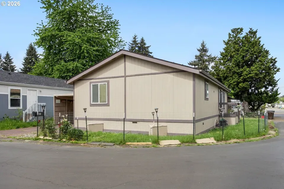 3 Bed 2 Bath Traditional Suburban Family Home in Hillsboro, OR - 2