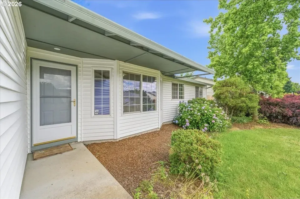 3 Bed 2 Bath Traditional Suburban Family Home in Hillsboro, OR - 3