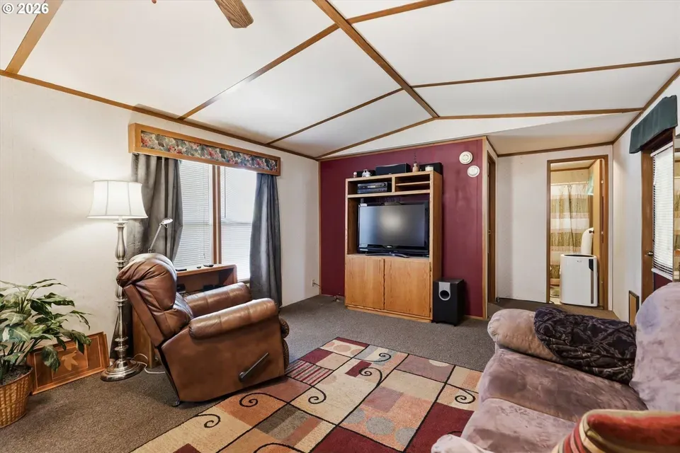 3 Bed 2 Bath Traditional Suburban Family Home in Hillsboro, OR - 5