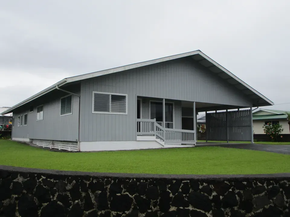 3 Bed 2 Bath Traditional Suburban Family Home in Hilo, HI