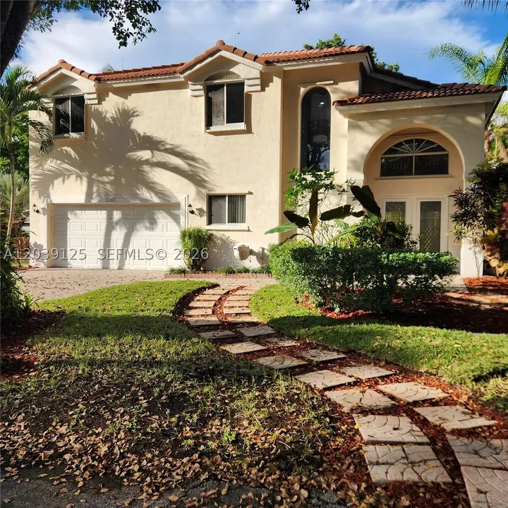 3 Bed 2 Bath Traditional Suburban Family Home in Hollywood, FL - 2