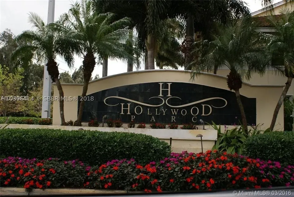 3 Bed 2 Bath Traditional Suburban Family Home in Hollywood, FL - 1