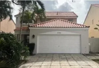 3 Bed 2 Bath Traditional Suburban Family Home in Hollywood, FL - 1