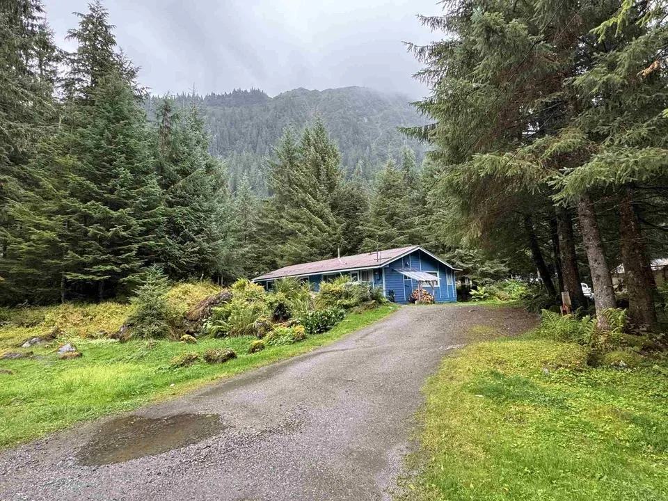 3 Bed 2 Bath Traditional Suburban Family Home in Juneau, AK