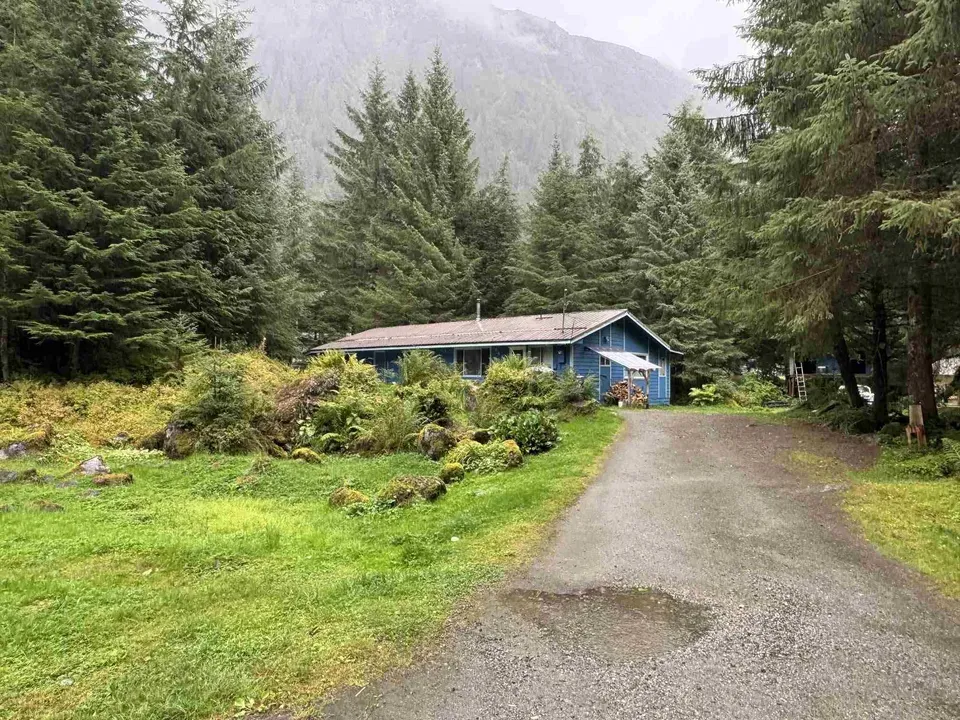 3 Bed 2 Bath Traditional Suburban Family Home in Juneau, AK - 2