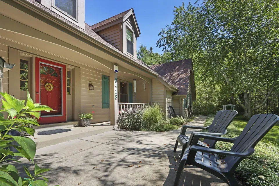 3 Bed 2 Bath Traditional Suburban Family Home in Kenosha, WI - 2