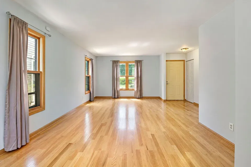 3 Bed 2 Bath Traditional Suburban Family Home in Kenosha, WI - 3